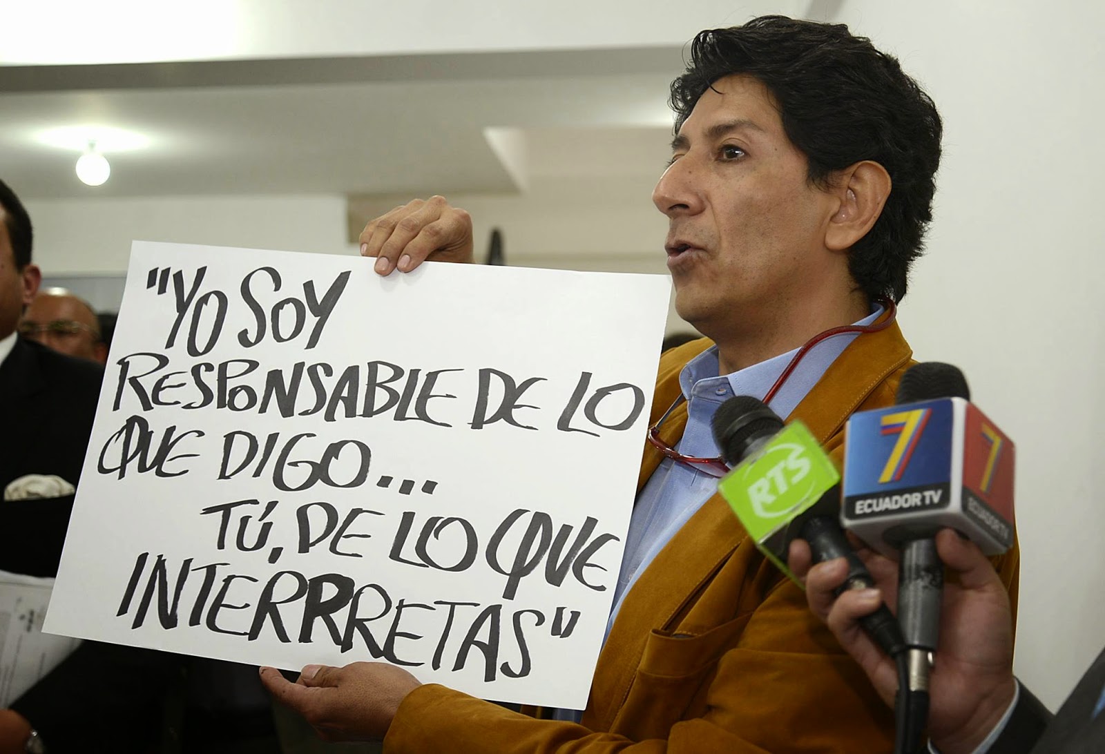 Supercom sancionó a Bonil y al diario el Universo Supercom sancion bonil y el universo