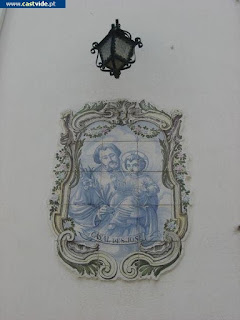 Azulejos e Placas de Pedra de Castelo de Vide, Portugal (Tiles)