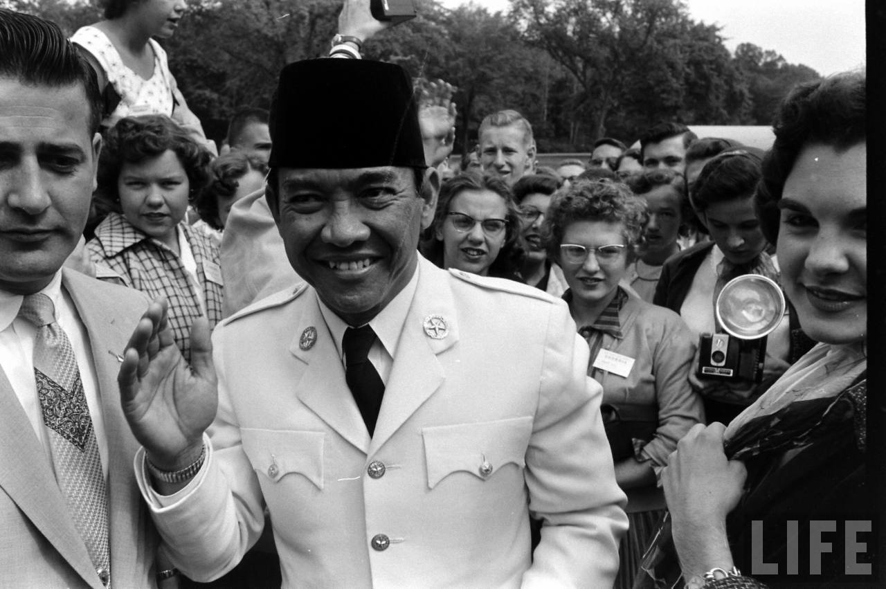 Koleksi Langka Foto Ir. Sukarno bag VI | Cemong Blog