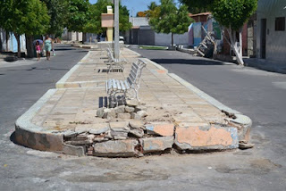 PRAÇA DA MAJOR EMÍDIO PRECISA DE REPAROS