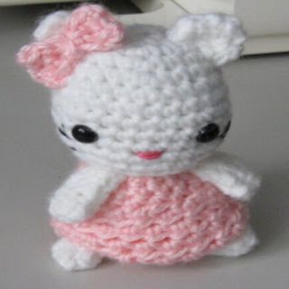 https://patronesamigurumis.blogspot.com/2013/04/patron-hello-kitty_23.html