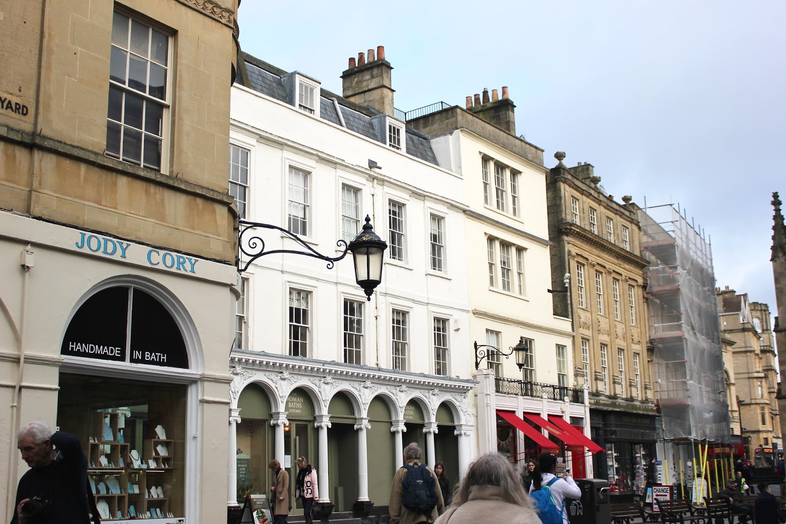 travel guide about Bath, talking about what to do, where to eat, and where to stay. Including the Roman Baths, Bath Abbey and Gray's Boutique B&B