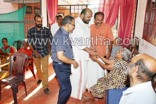 News, Kochi, Kerala, LDF, Election, LDF Candidate P Rajeevan visited edavanakad demension centre
