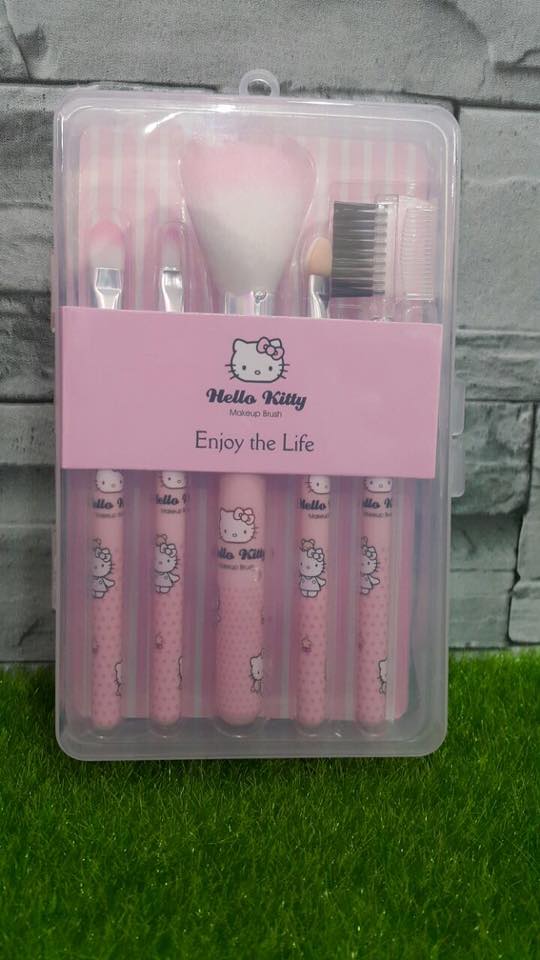 AIRA BEAUTYCARE HELLO KITTY BRUSH 5 IN 1