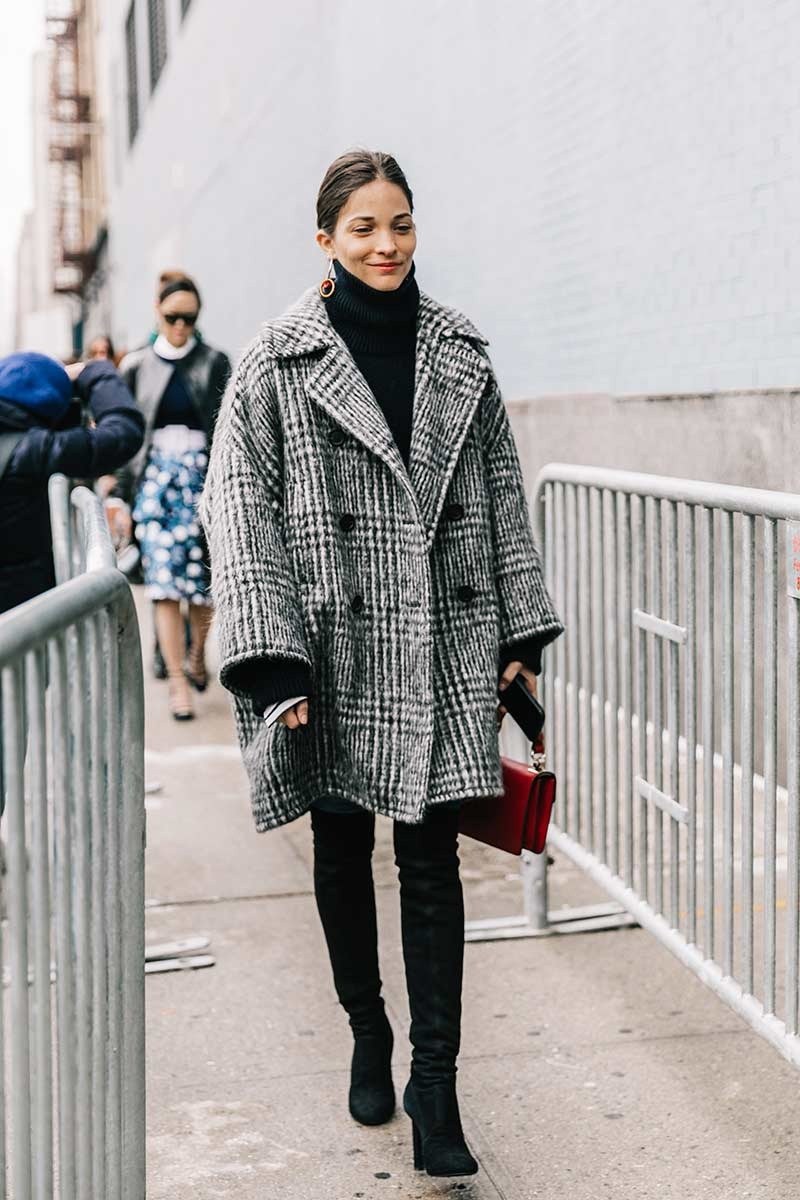 Stay Warm In Style With This Chic Winter Outfit Idea