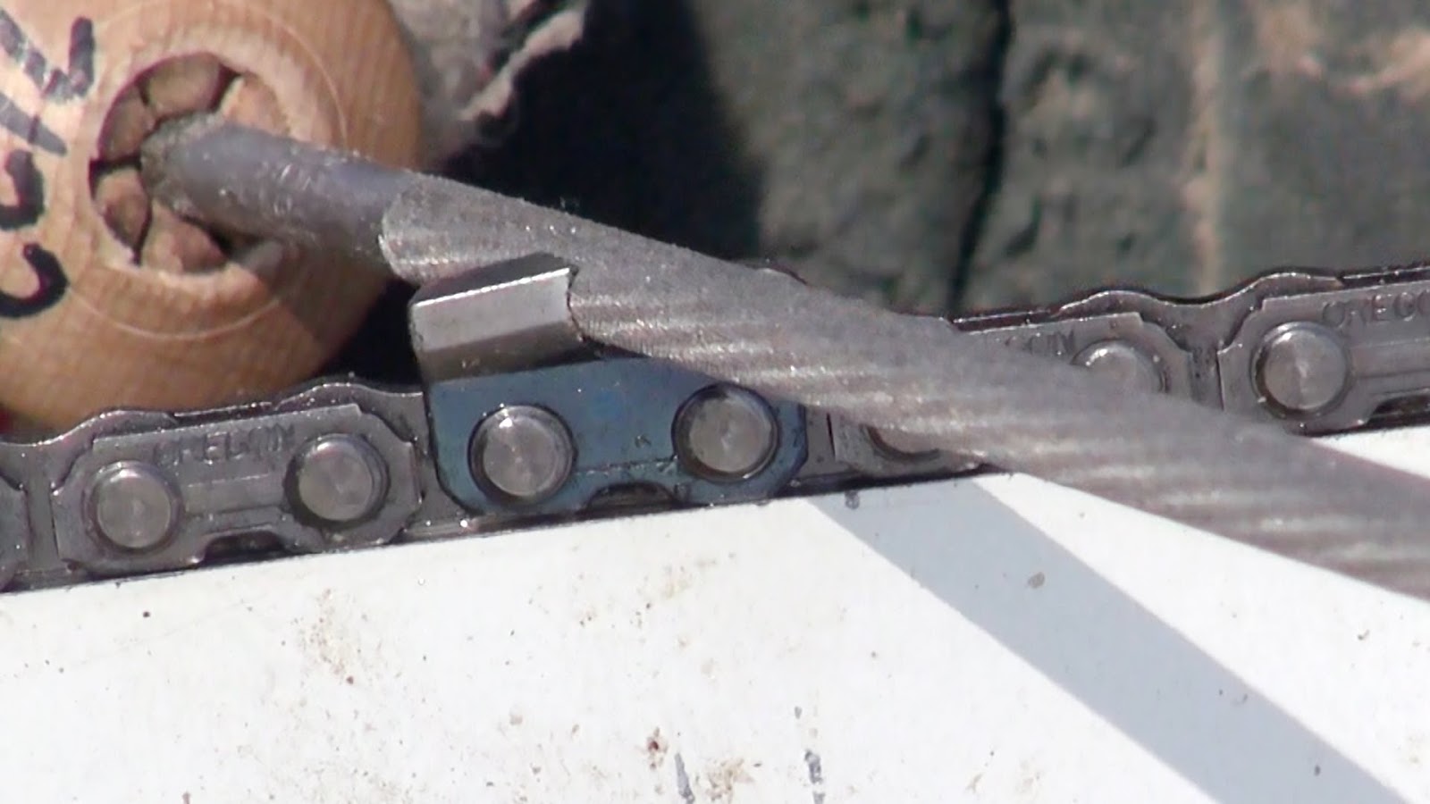 When and how often to sharpen a chainsaw?