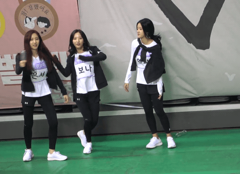 보나를 다리사이에 끼우는 은서.gif | 인스티즈