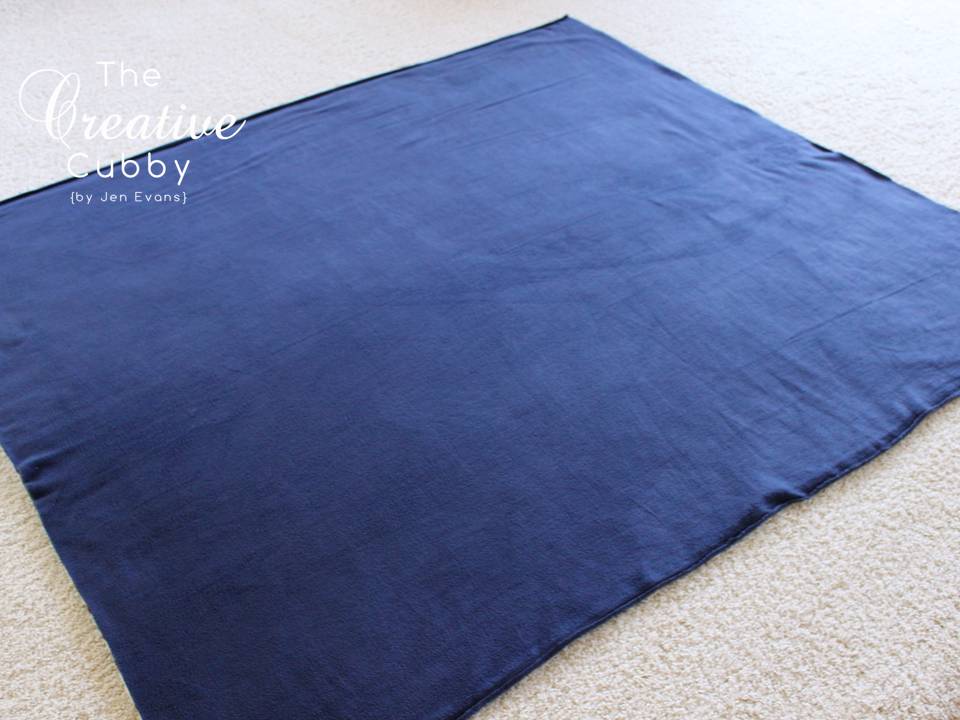 The Creative Cubby NoSew Fleece Blanket Tutorial