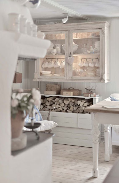 Breathtaking beautiful Swedish style kitchen with calm, peaceful decor - found on Hello Lovely Studio