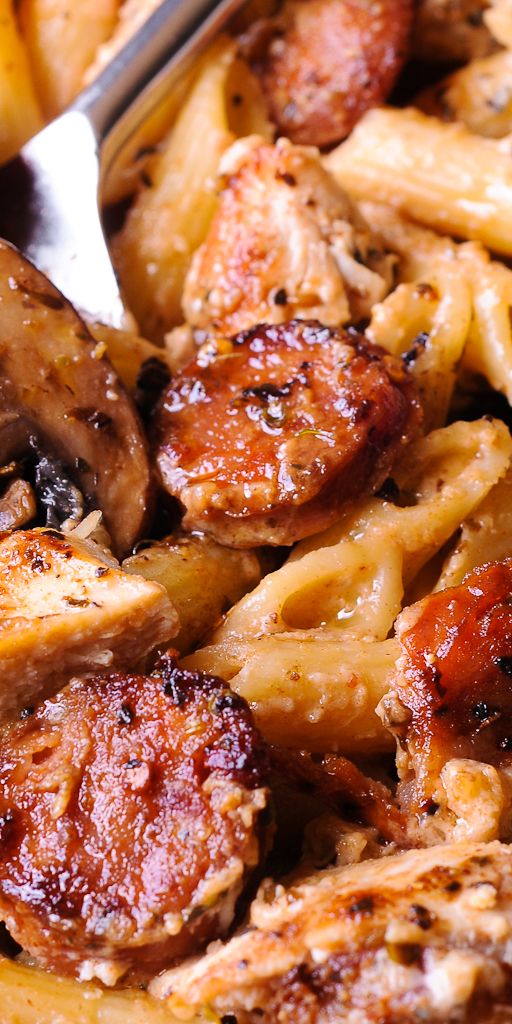 Cajun Chicken and Sausage Pasta in Creamy Parmesan Sauce is easy to make in only 30 minutes! Smoked sausage, mushrooms and Worcestershire sauce here do a beautiful job creating the most amazing meal inside your kitchen. #chickenpasta #sausagepasta #southernfood #30minutemeal