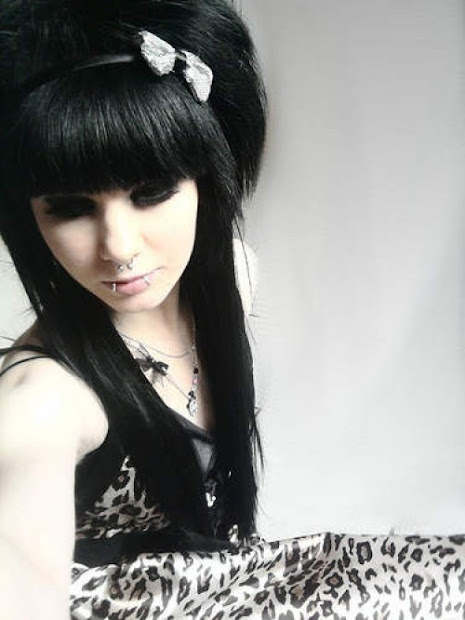 emo style community girl hairstyle