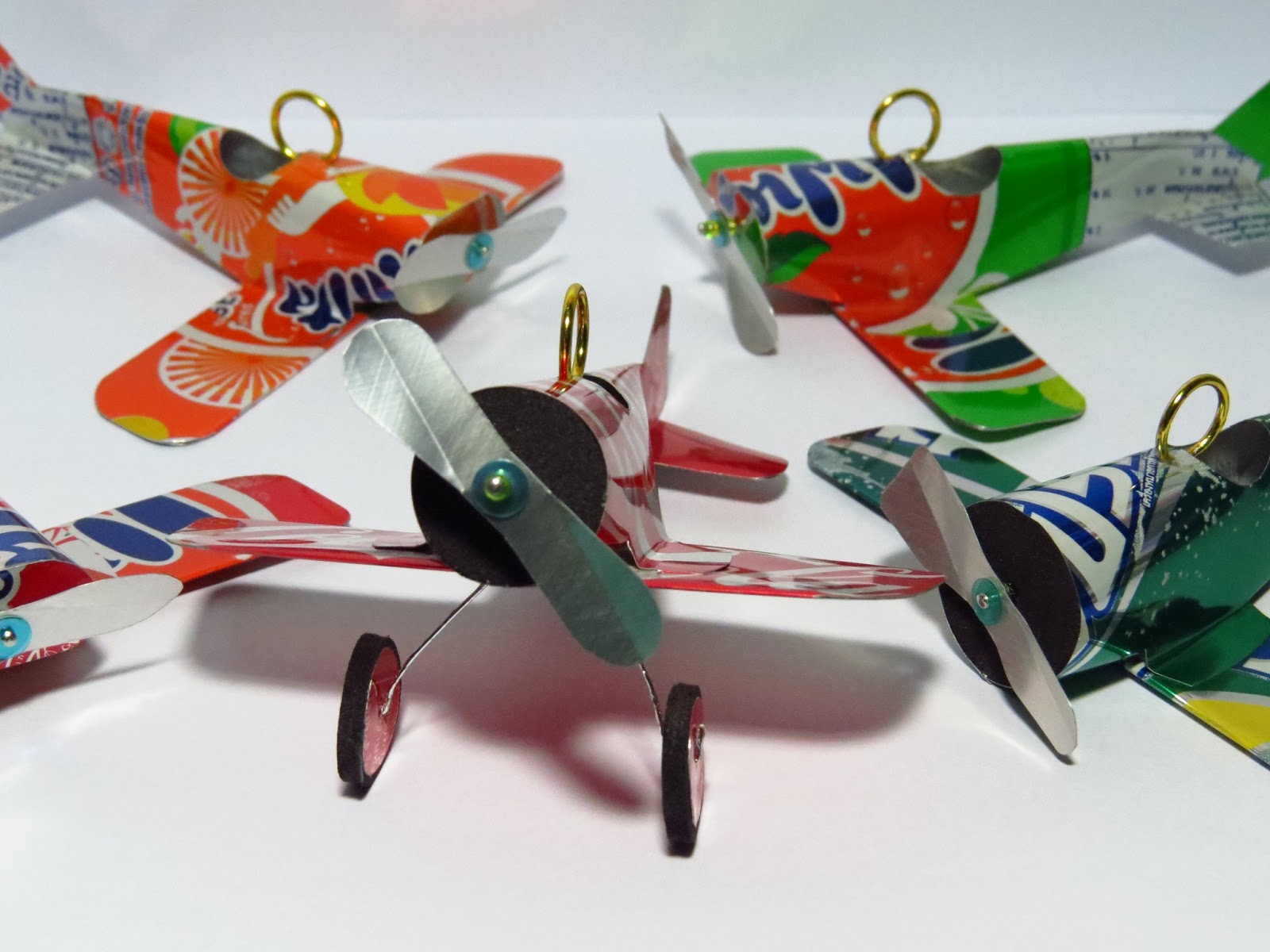 make-soda-can-airplane
