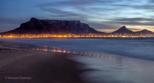 Copyright Vernon Chalmers: Sunset from Woodbridge Island and Milnerton beach / Cape Town