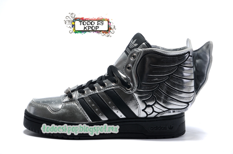 TodoesKpop Tennis Modelo Con alas ,PLATEADOS
