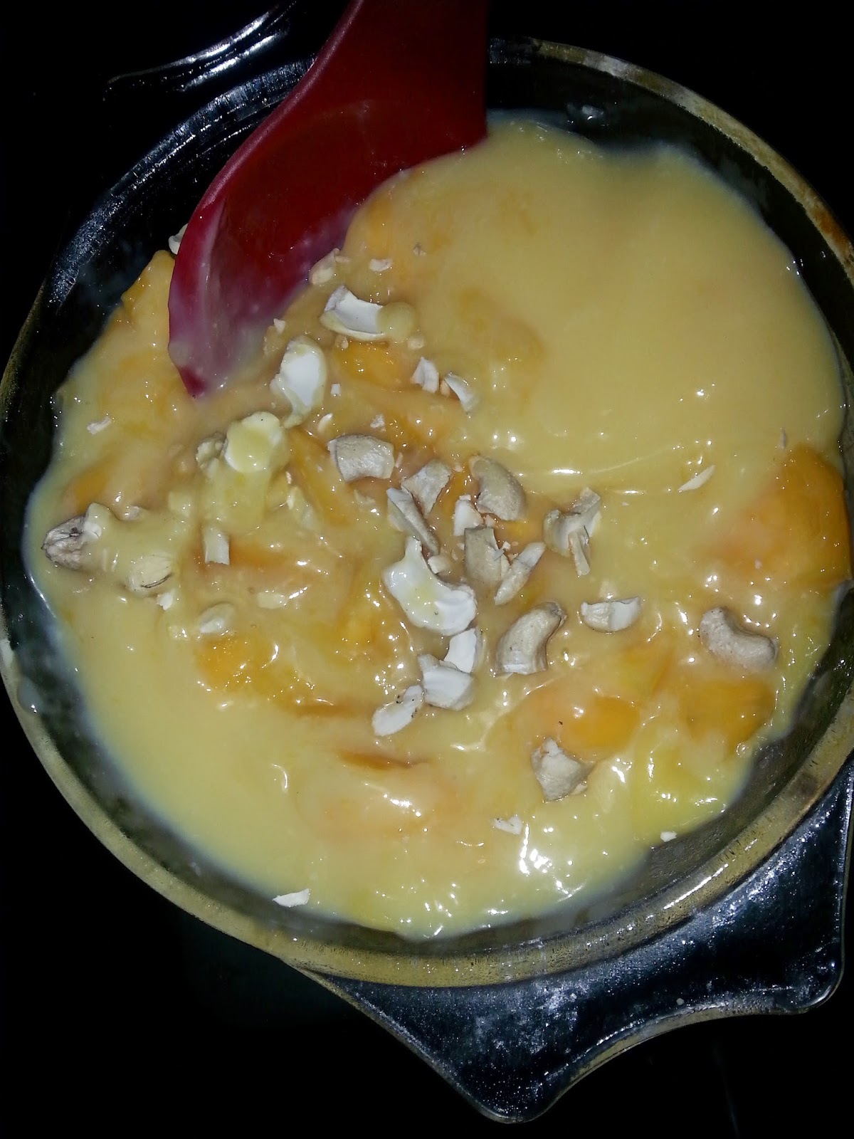 Hema's Cuisine: Mango Custard with butterscotch topping