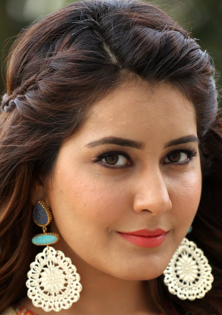 Telugu Actress Rashi Khanna HD Face Close Up Images - Rashi Khanna