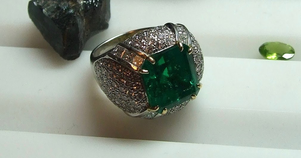 Maurice Ltd. Watch Swap Cafe: Exquisite Emerald and Diamond Ladies Ring ...