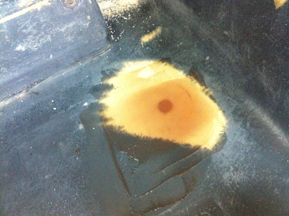 ｆｒｐ 穴埋め補修の手順 飴色塗装店