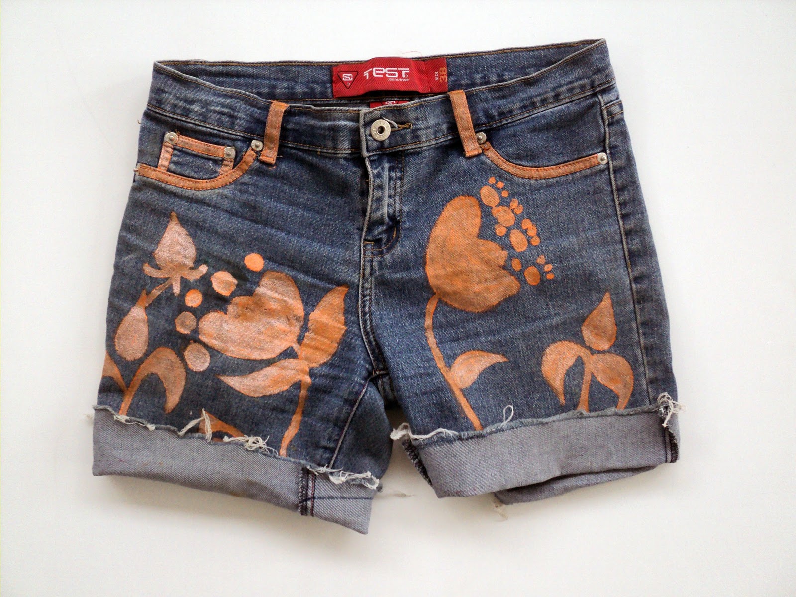 Ornamentina, pintura sobre géneros.