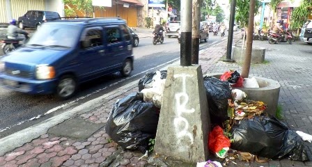 Sampah Berserakan Kotori Wajah Denpasar