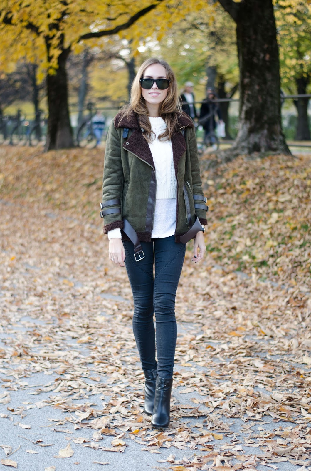 kristjaana mere green brown shearling jacket black skinny jeans ankle boots fall outfit fashion