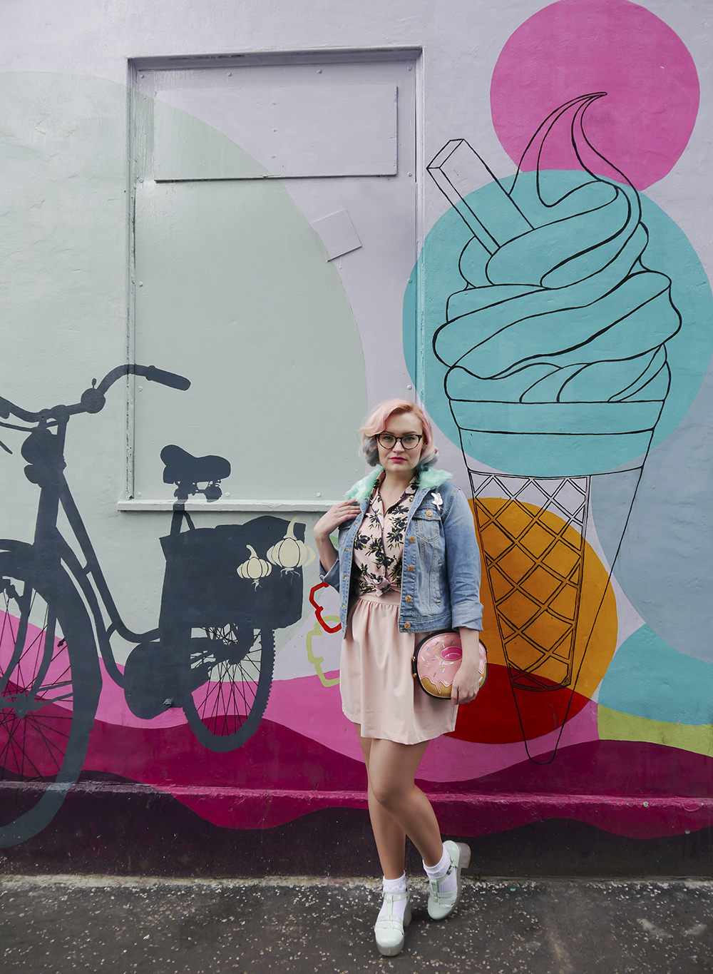 Kimberley's fun Roller Shakes style outfit round up, 2016 blogger outfit, blogger style, wardrobe conversations, Scottish blogger, UK style blogger, Edinburgh blogger, diner style, 50s diner outfit, pink and blue hair, slushie hair, unicorn hair, Roller Shakes, blog birthday, donut bag, novelty bag