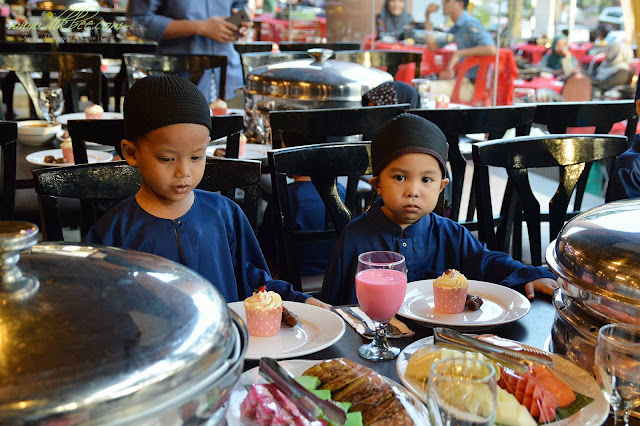 D'Kayangan Steamboat & BBQ | Majlis Iftar Ramadhan 2015 Bersama Anak Yatim