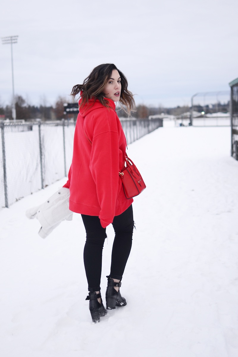 red champion hoodie outfit