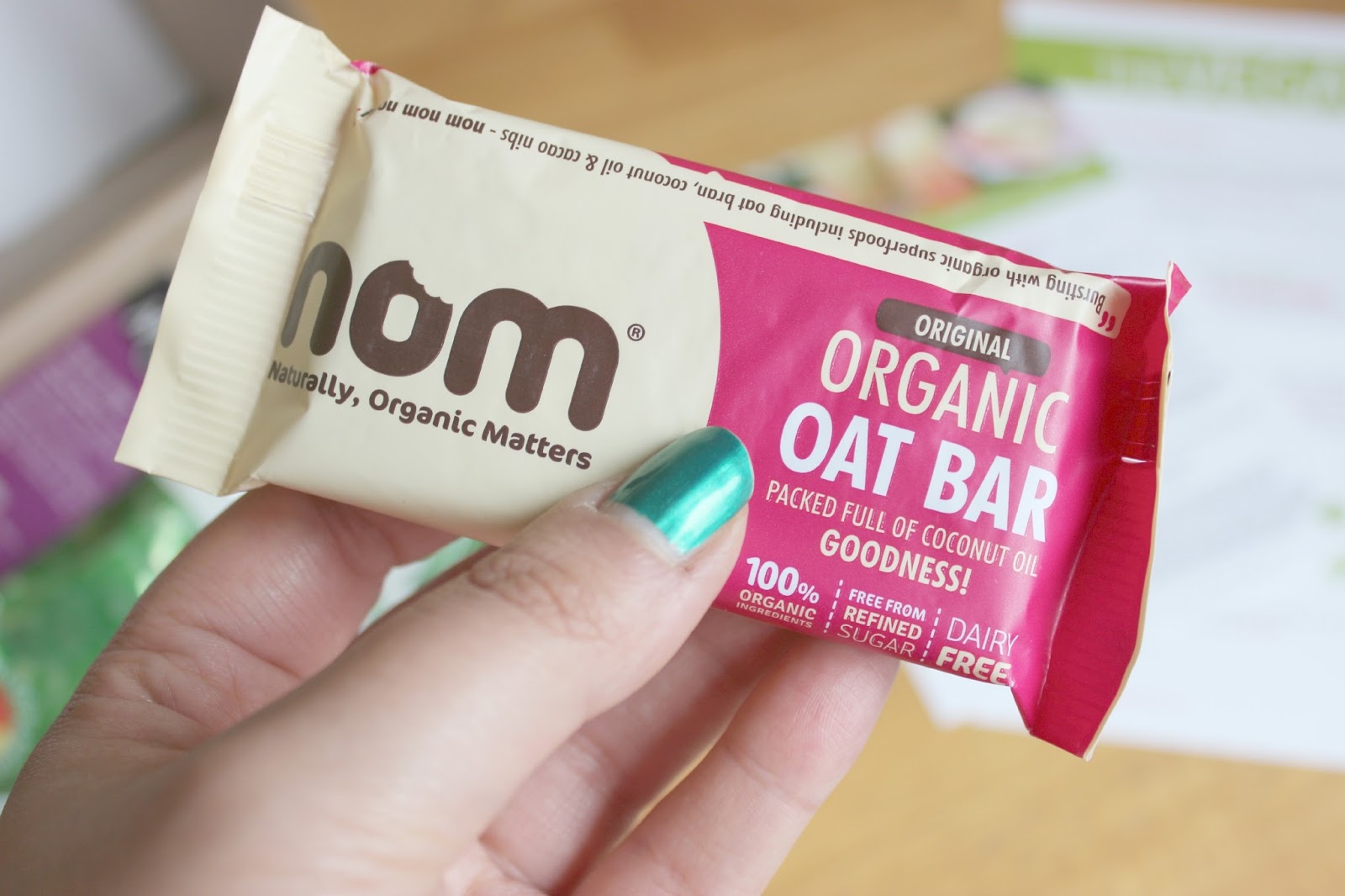 A picture of the Nom Original Organic Oat Bar