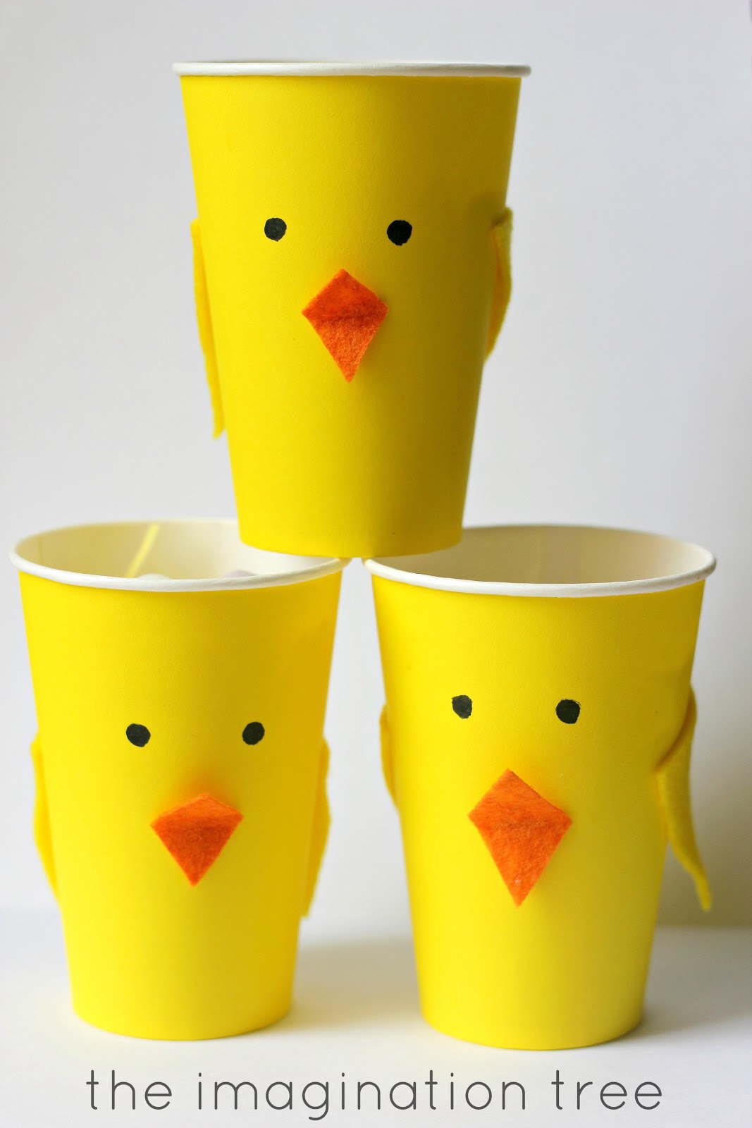 CHICKS AND EGGS EASTER CUP WITH STRAW