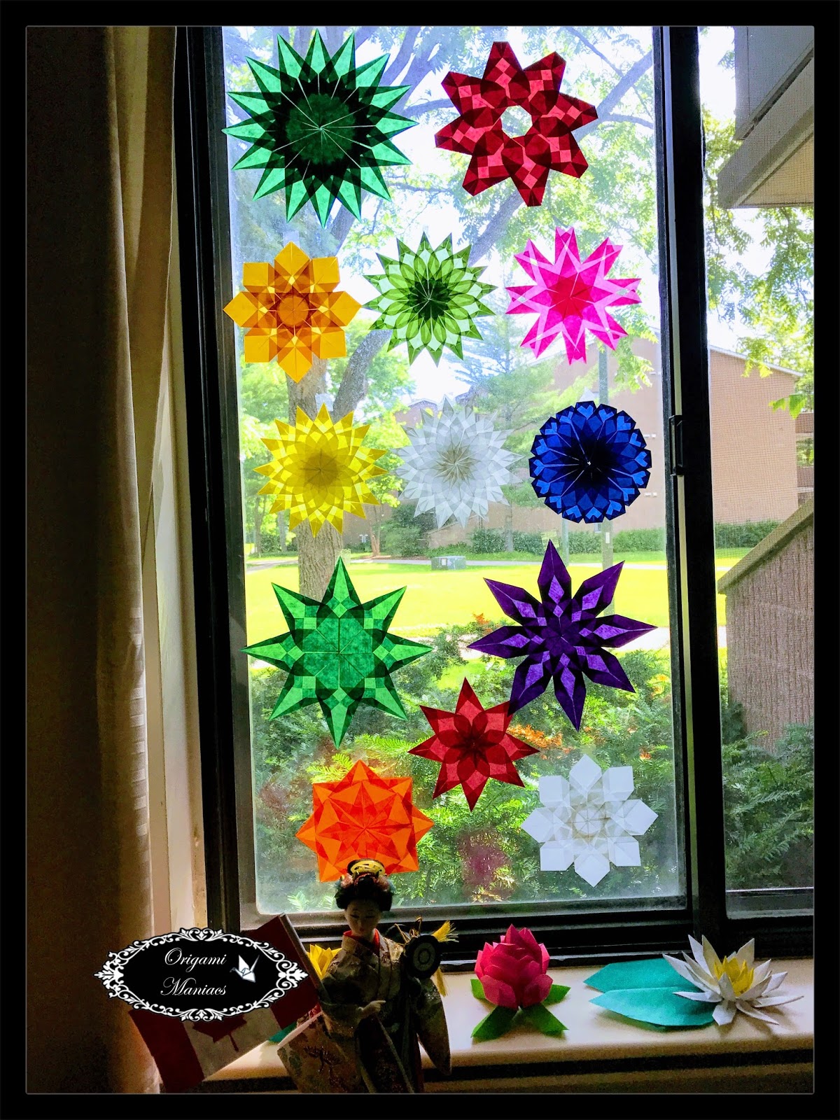 Origami Maniacs Window Stars or Suncatchers