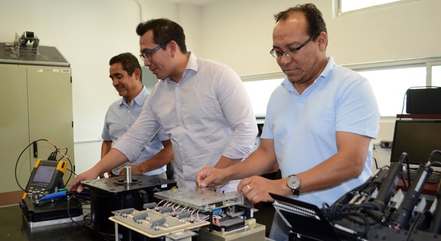 Investigadores de la FCE desarrollan sistemas eficientes para el funcionamiento de autos eléctricos