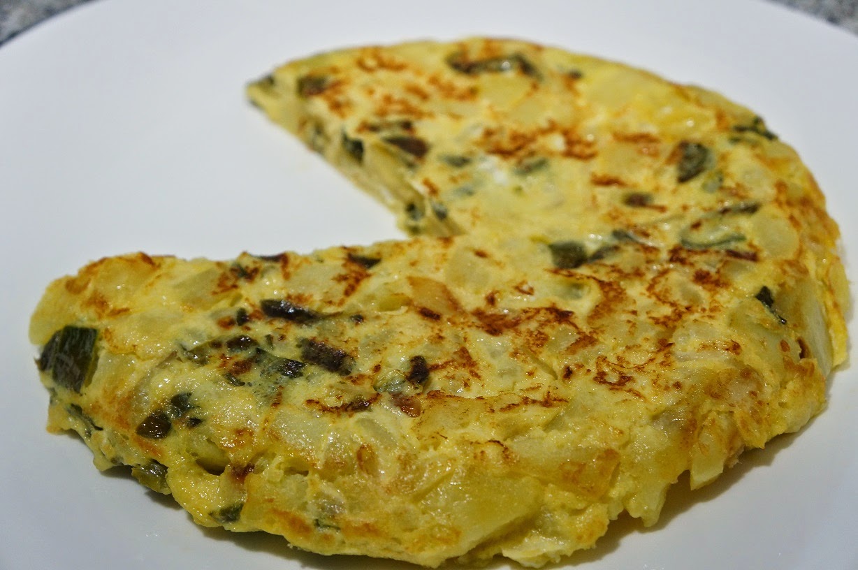 Tortilla de patatas o española con pimiento verde Cocinero Diario