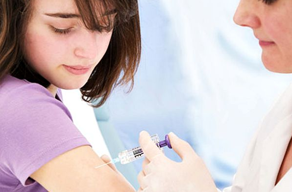 Apakah Benar Vaksin HPV Bisa Menyebabkan Menopouse Dini?