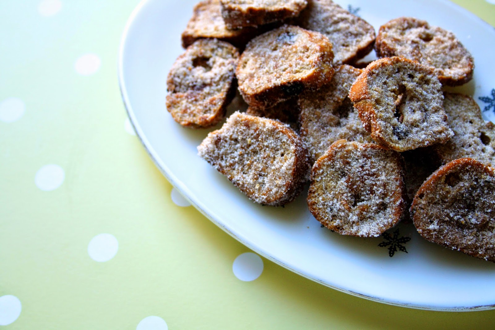 Floral Frosting Vegan MoFo 8 Cinnamon Sugar Bagel Chips