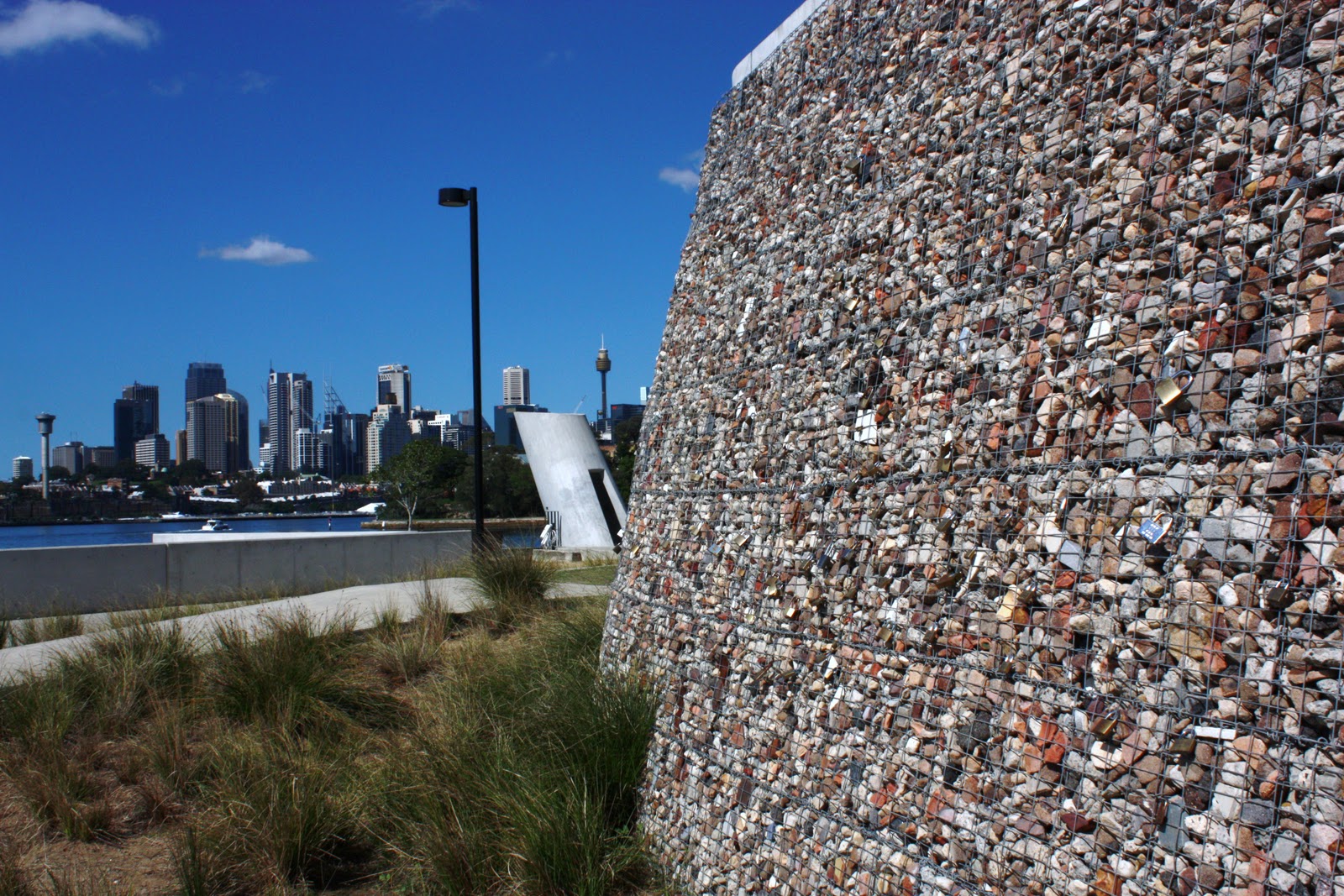 Sydney City and Suburbs Birchgrove, Ballast Point Park, wall
