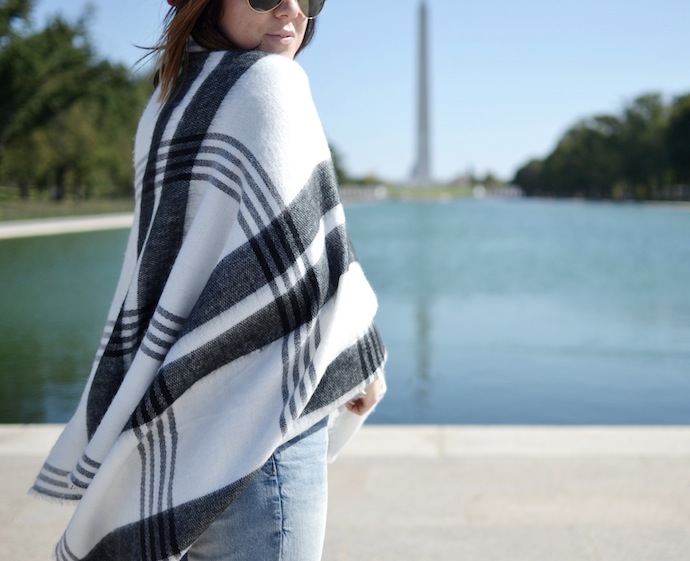 Le Chateau blanket scarf fashion blogger travel must-have How to wear a beret