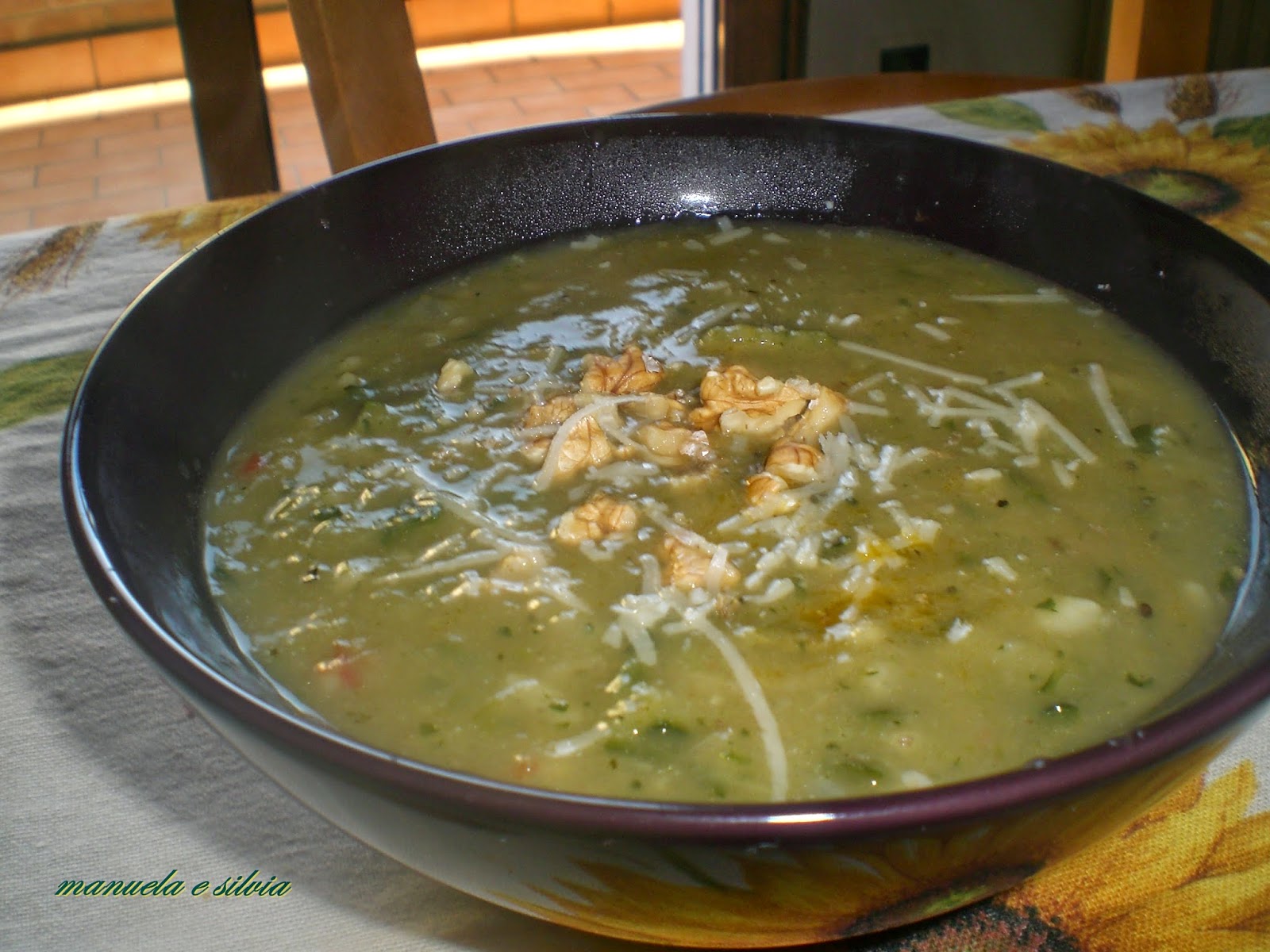 minestra di riso e zucchine con un tocco di piccante