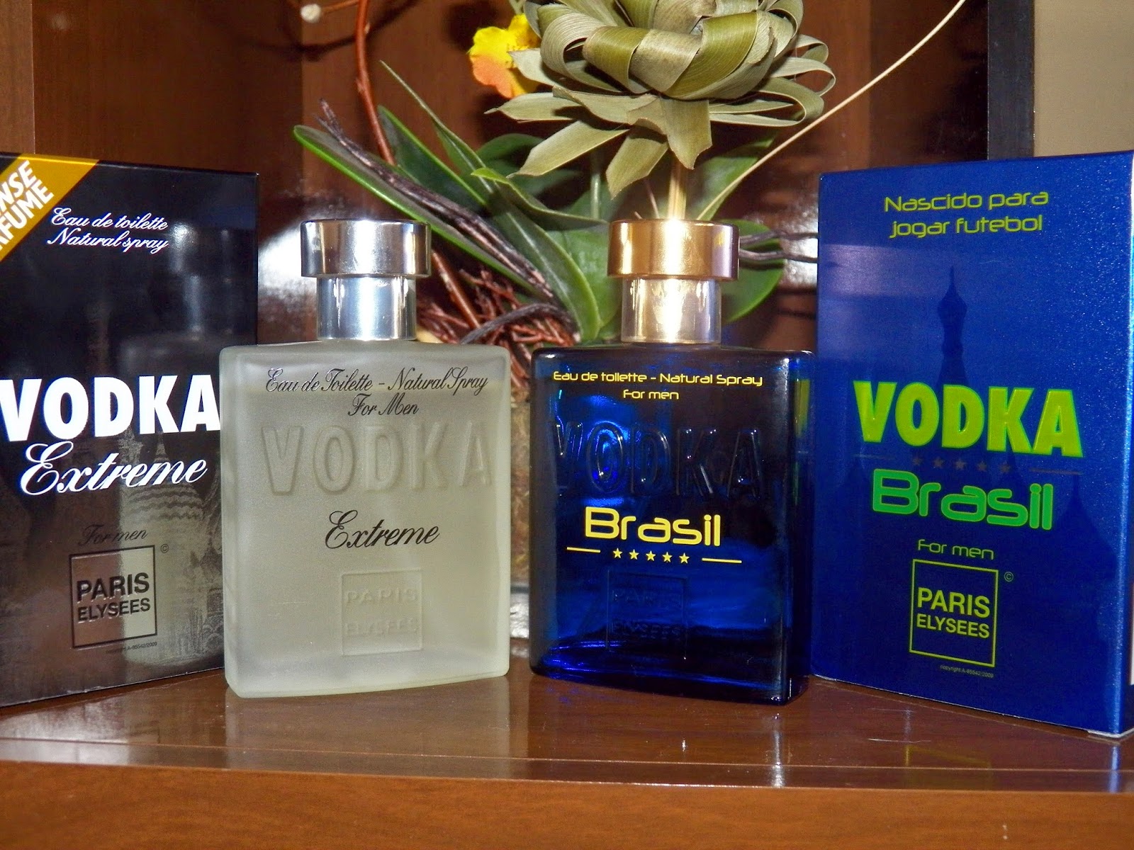 Recebidos+Resenha: Paris Elysees - Vodka Extreme e Brasil - Baú de estrelas