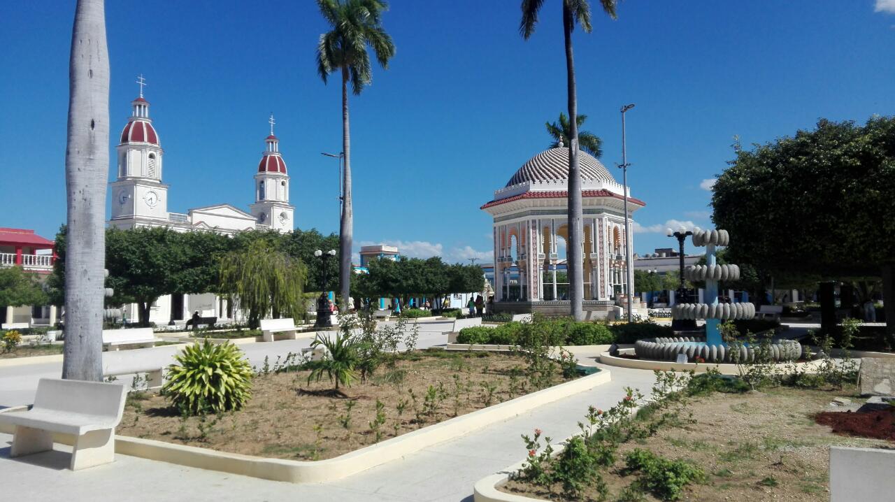 Manzanillo para el Mundo GLORIETA DE MANZANILLO NUEVO MONUMENTO NACIONAL