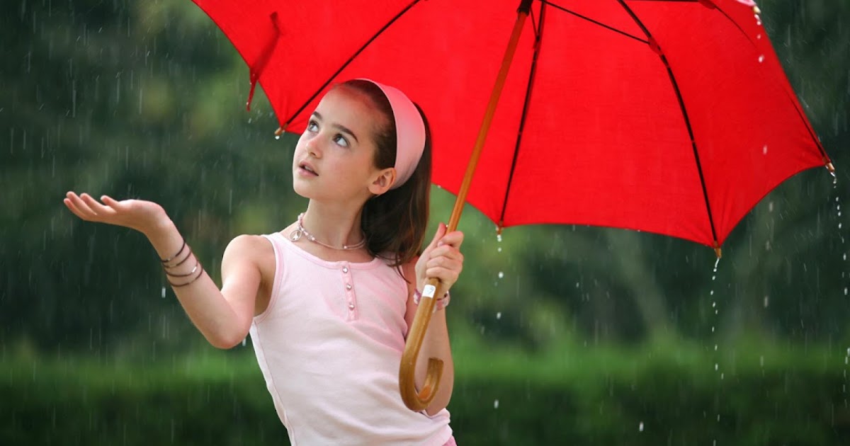 Долгов и дождь. Девочка под зеленым зонтом. Девочка под зонтом позади. Самый долгий дождь. Зонтик улетел.