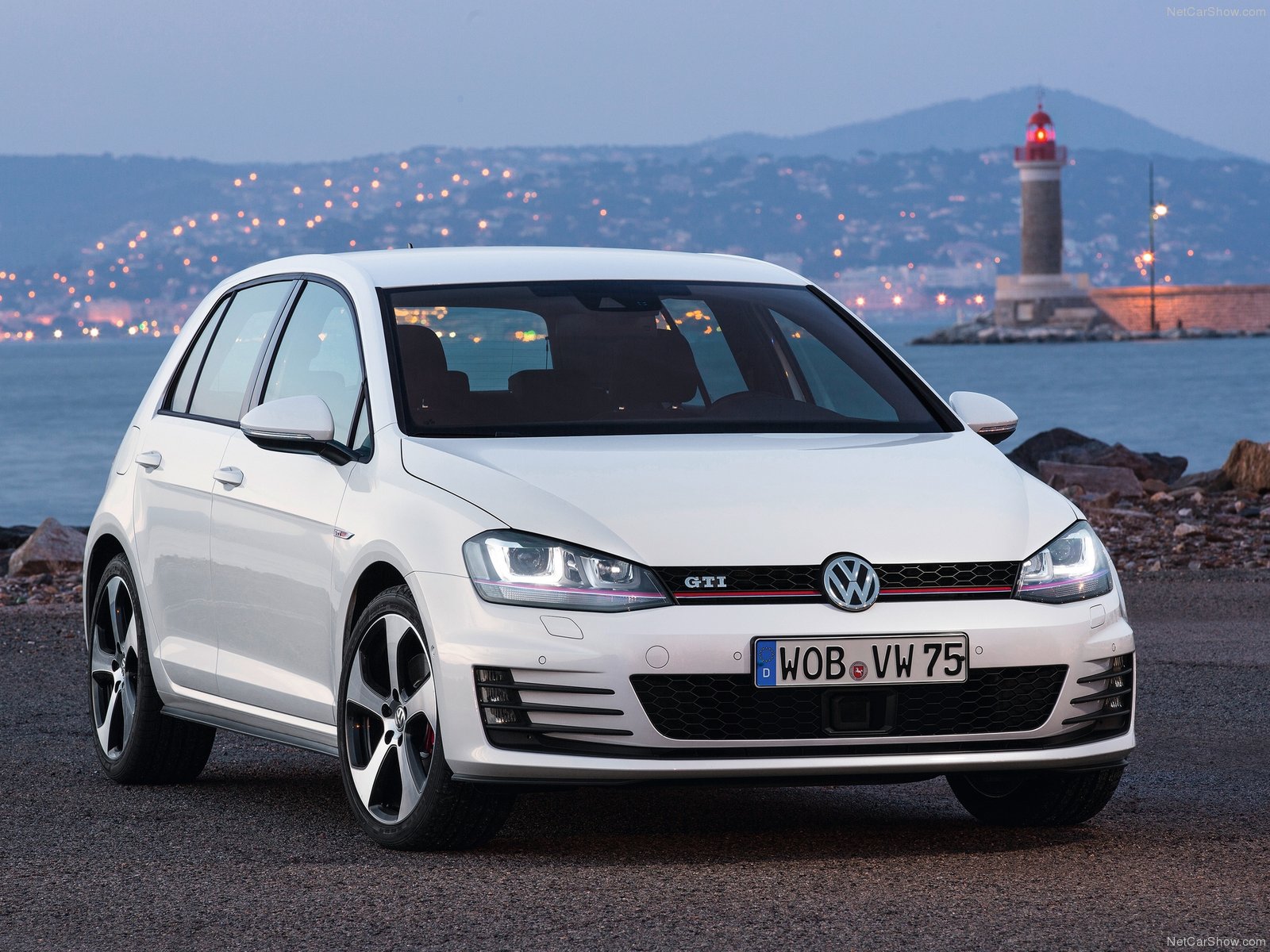 2014 Volkswagen Golf GTI Review Spec Release Date Picture