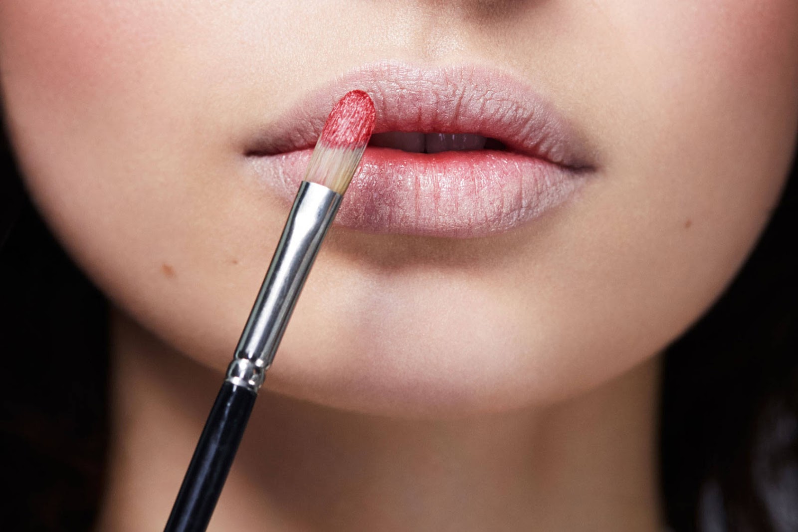 6 Lipstick Hacks That Every Girl Should Know khoobsurati