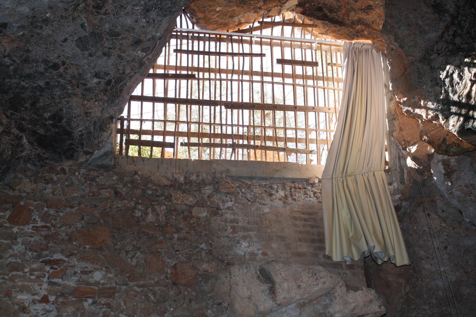 Do You Capitalize A In Amps