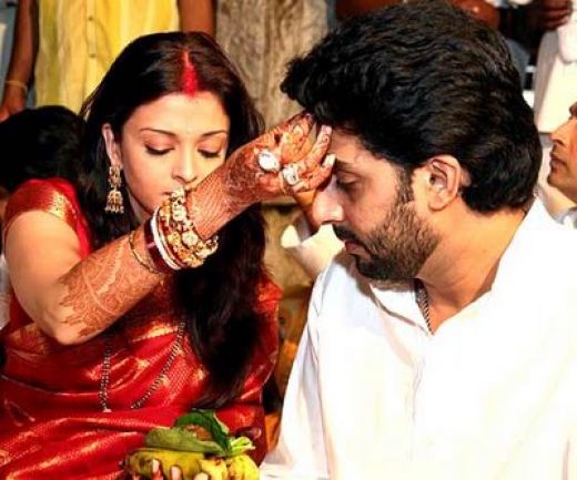 Bollywood Clothes: Aishwarya rai Wedding Pictures Images