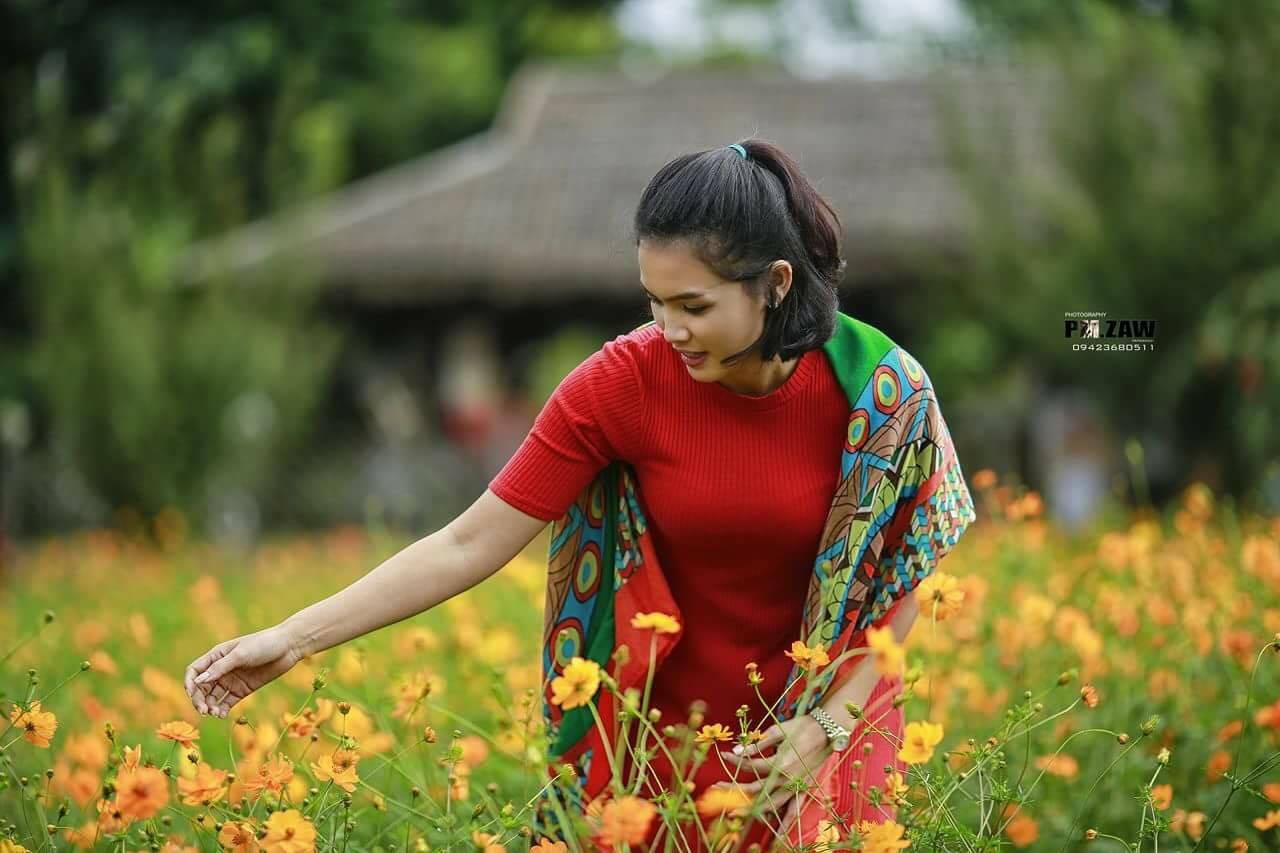 Aye Myat Thu In Red Outfit Look Amazing In Her Trip 