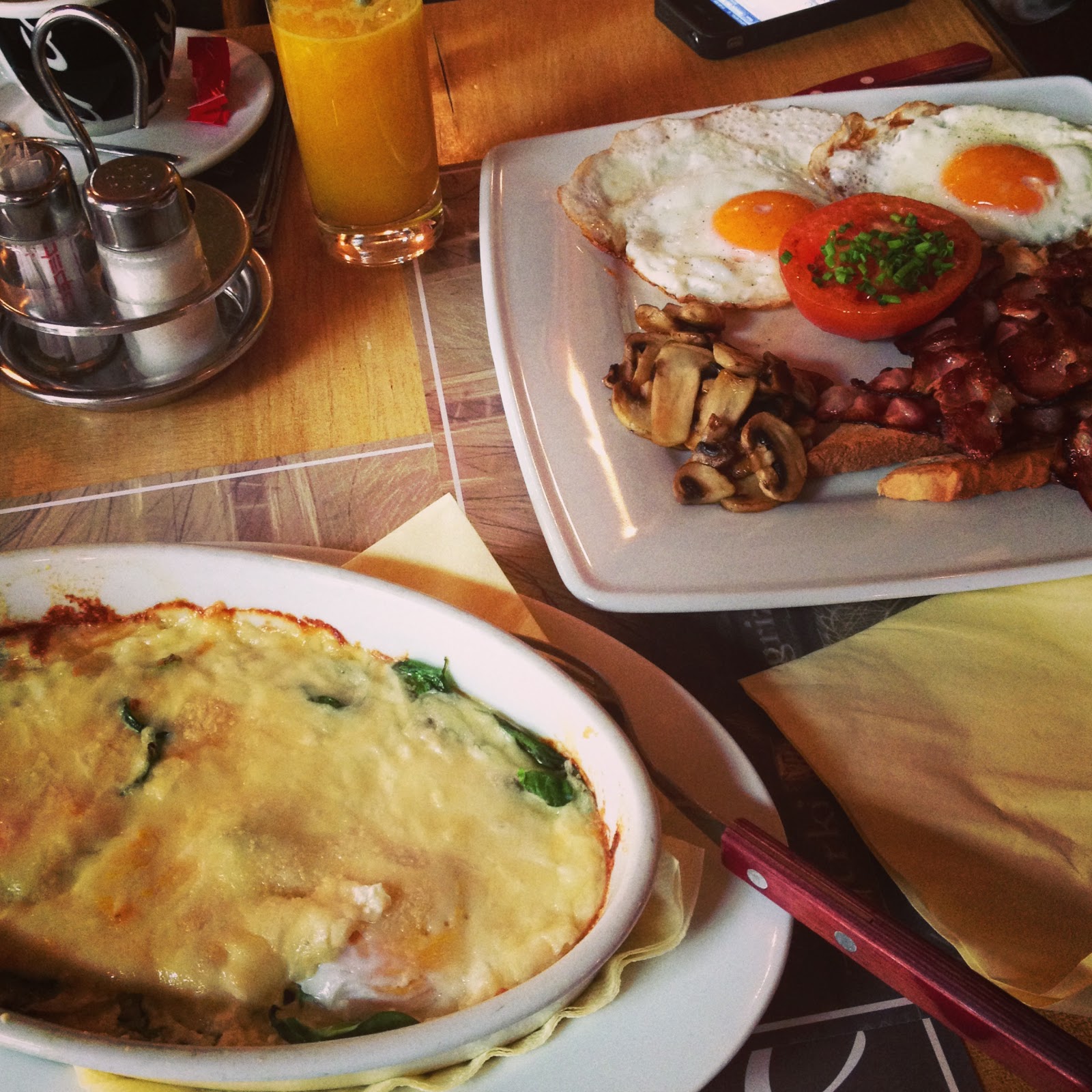 Peace Love Wanderlust Le Petit Cafe, Ljubljana!