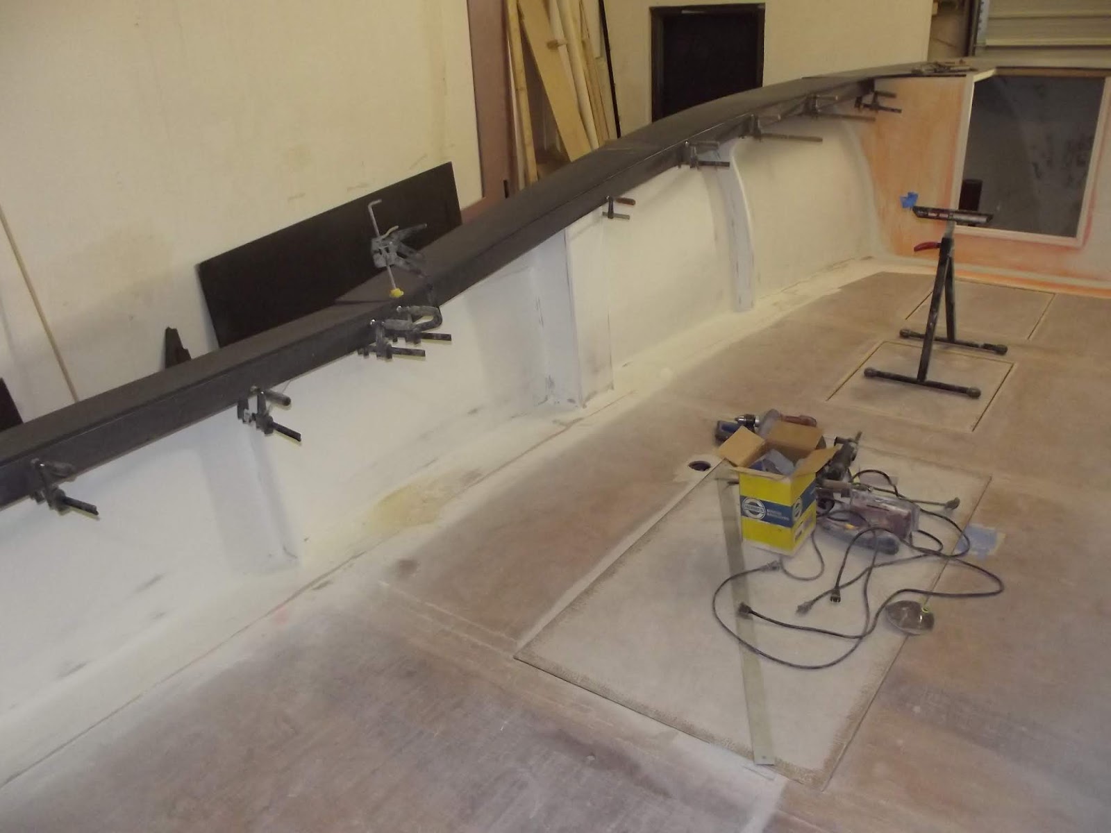 Dudley Dix Yacht Design: 26ft Sportfisherman Fish Box & Side Decks