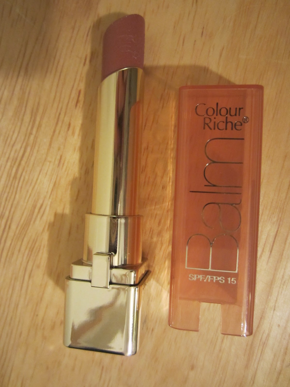 TokyoChel L'Oreal Colour Riche Balm Swatches and Review