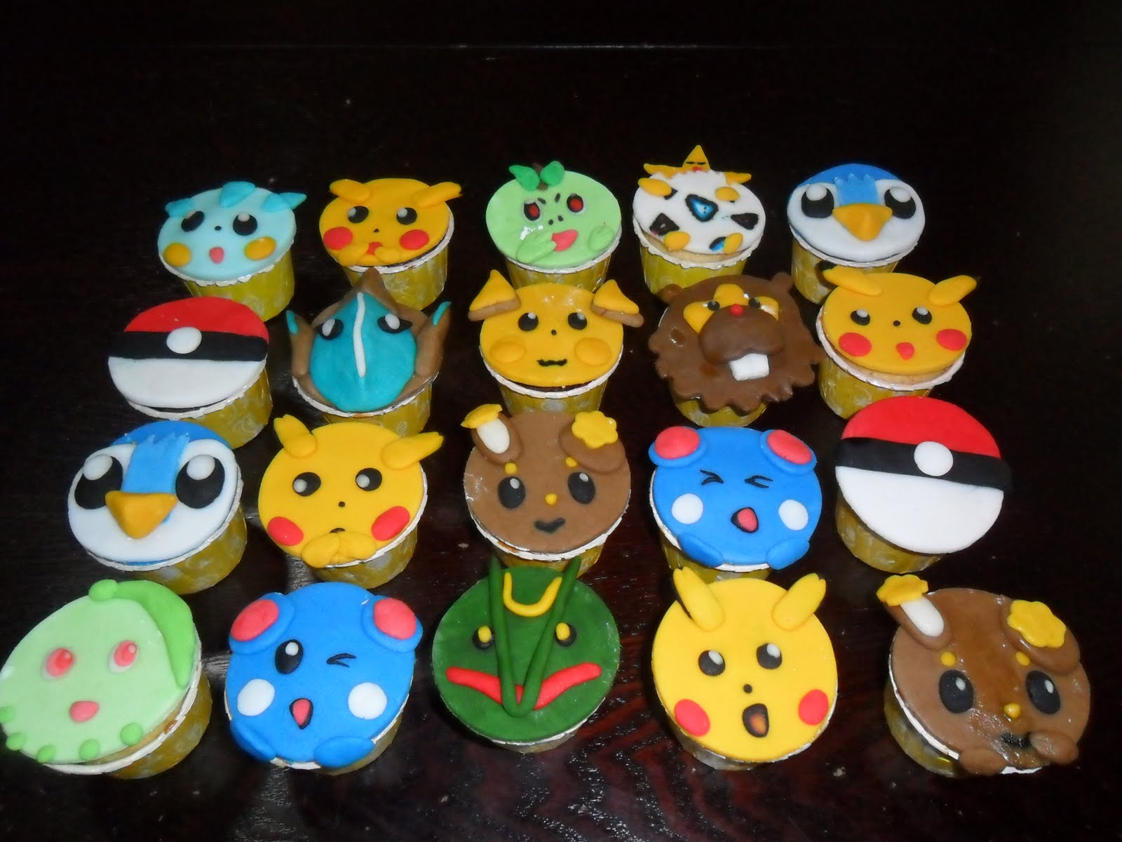 Ecupcakes Pokemon Fondant CupCakes